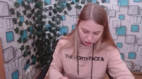 klerkarina online show from December 2, 2024, 9:13 am
