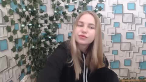 klerkarina online show from January 17, 2025, 5:42 am