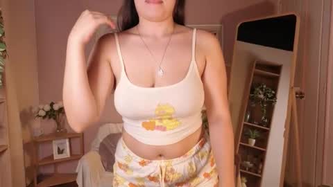 Snapshot of kloe222 chatting on November 10, 2025, 1:43 pm kloe222 online show from November 10, 2025, 1:43 pm