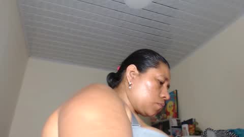 Snapshot of kloe_boobs chatting on February 2, 2025, 4:48 am Kloe online show from February 2, 2025, 4:48 am