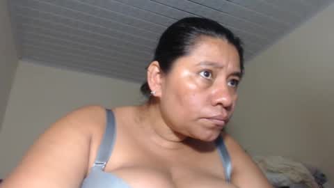 Snapshot of kloe_boobs chatting on February 26, 2025, 10:26 am Kloe online show from February 26, 2025, 10:26 am