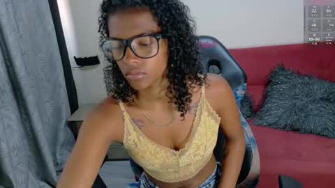 kloe_cooper online show from September 17, 2025, 2:52 pm