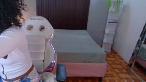 kloe_cooper online show from September 25, 2025, 3:54 am