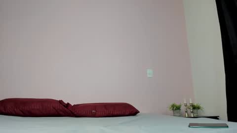 Kloe  online show from February 8, 2025, 9:15 pm