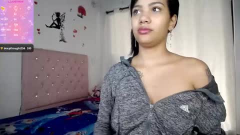 Valen online show from February 19, 2025, 1:39 pm