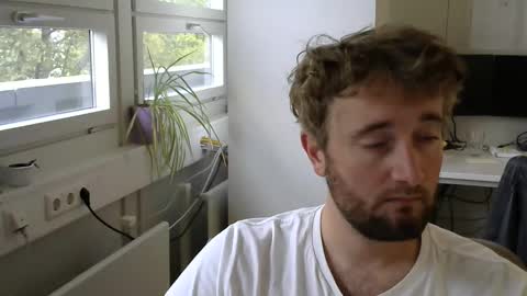 Snapshot of knisley chatting on October 16, 2025, 10:38 am Knisley online show from October 16, 2025, 10:38 am