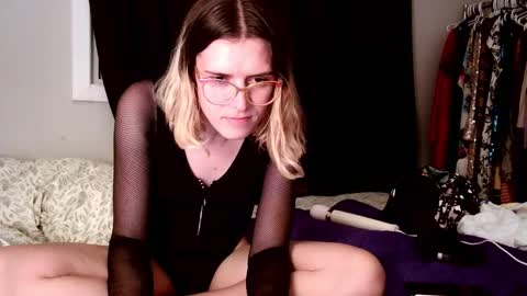 Snapshot of knottybadgirl chatting on October 18, 2025, 4:37 am knottybadgirl online show from October 18, 2025, 4:37 am