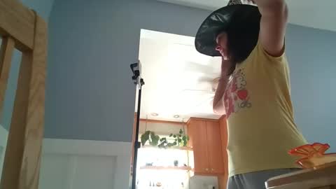 Snapshot of ko_rides chatting on November 1, 2025, 4:31 pm ko_rides online show from November 1, 2025, 4:31 pm