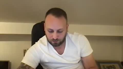 hugo online show from November 14, 2025, 12:42 am