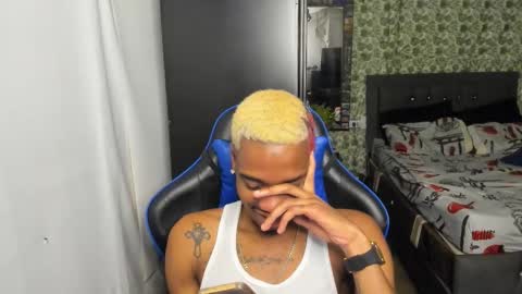 kofi online show from November 24, 2025, 5:12 pm