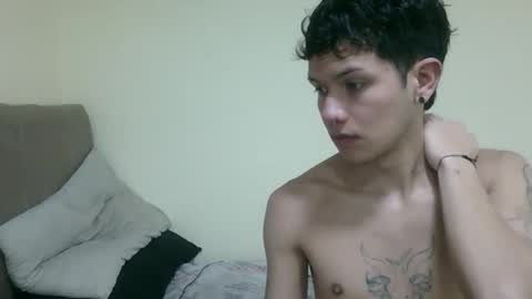 Snapshot of koiseraphin chatting on May 17, 2026, 2:42 am Jacob and Victoria online show from May 17, 2026, 2:42 am