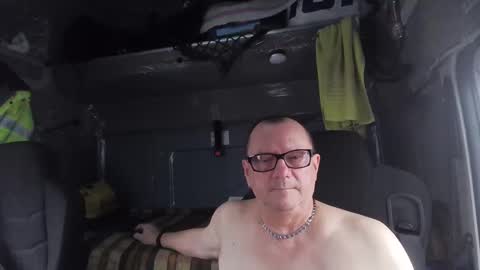 Snapshot of komputer123456789 chatting on February 28, 2025, 3:26 pm Bogdan online show from February 28, 2025, 3:26 pm