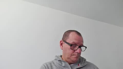 Snapshot of komputer123456789 chatting on September 9, 2025, 8:58 am Bogdan online show from September 9, 2025, 8:58 am