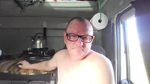 Snapshot of komputer123456789 chatting on March 29, 2026, 8:03 am Bogdan online show from March 29, 2026, 8:03 am