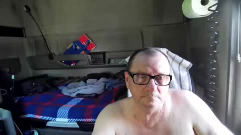 Snapshot of komputer123456789 chatting on April 23, 2026, 12:40 pm Bogdan online show from April 23, 2026, 12:40 pm