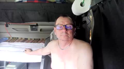 Snapshot of komputer123456789 chatting on May 14, 2026, 7:48 am Bogdan online show from May 14, 2026, 7:48 am
