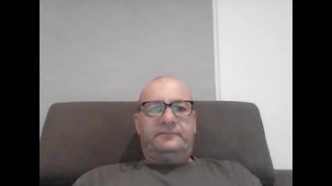 Snapshot of konsty17 chatting on February 8, 2026, 10:24 pm konsty17 online show from February 8, 2026, 10:24 pm