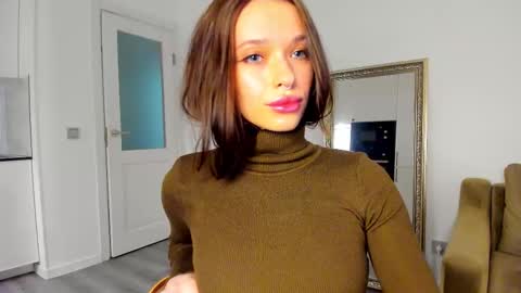 kossie_ online show from November 3, 2025, 7:04 pm