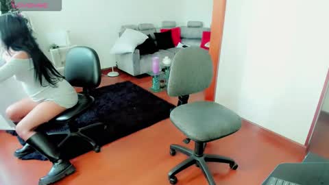 kourtney_15 online show from January 18, 2026, 10:35 pm