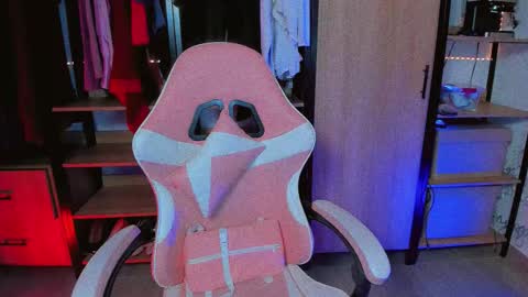 Khloe online show from December 21, 2025, 1:46 am