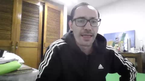 Snapshot of kratosmorgen chatting on April 2, 2026, 2:20 am KratosMorgen online show from April 2, 2026, 2:20 am