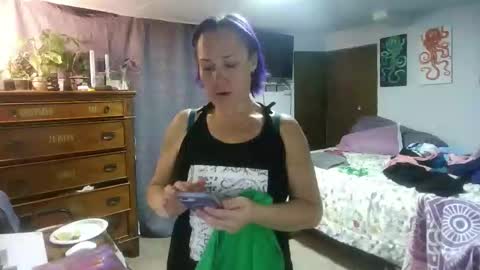 Snapshot of kreamyk420 chatting on November 10, 2025, 6:23 am kreamyk420 online show from November 10, 2025, 6:23 am