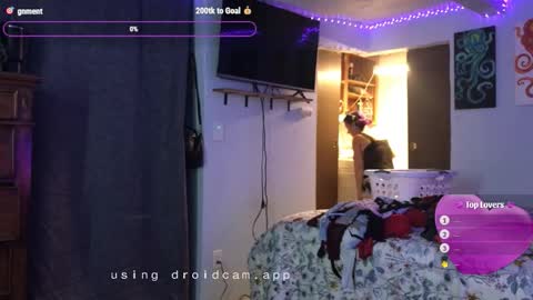 Snapshot of kreamyk420 chatting on November 19, 2025, 1:44 pm kreamyk420 online show from November 19, 2025, 1:44 pm