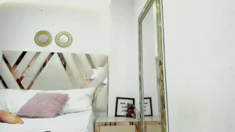 Snapshot of kriisvany_leroy chatting on December 14, 2025, 1:33 am Krisvany online show from December 14, 2025, 1:33 am