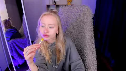 Snapshot of kris_grant chatting on March 5, 2025, 10:44 am kris_grant online show from March 5, 2025, 10:44 am