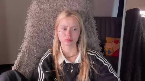 Snapshot of kris_grant chatting on September 17, 2025, 10:50 am kris_grant online show from September 17, 2025, 10:50 am