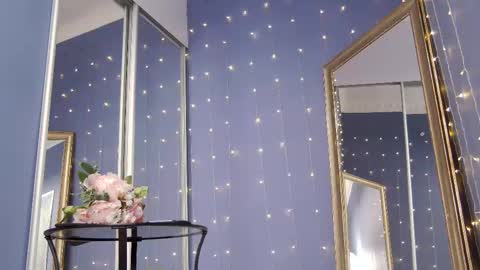 kriskras__ online show from December 4, 2025, 5:17 am