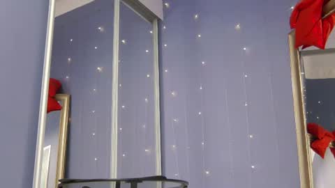 kriskras__ online show from June 19, 2026, 5:12 am