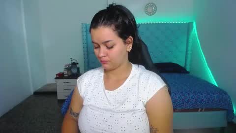 kriss_sweetboobs online show from January 8, 2025, 12:37 pm