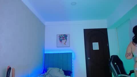 kriss_sweetboobs online show from February 8, 2026, 10:29 am