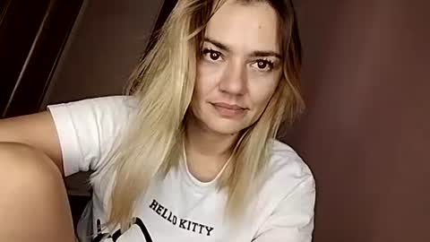 Snapshot of krisssexi chatting on September 16, 2025, 12:28 pm KrissSexi online show from September 16, 2025, 12:28 pm