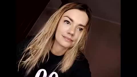 Snapshot of krisssexi chatting on October 11, 2025, 4:12 am KrissSexi online show from October 11, 2025, 4:12 am