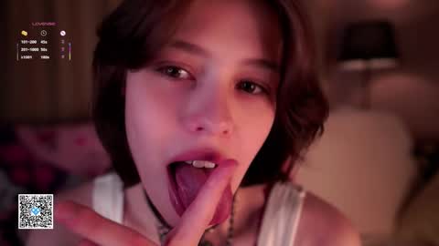 Snapshot of krissyhei chatting on October 4, 2025, 1:14 am Sarah online show from October 4, 2025, 1:14 am