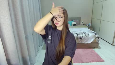 Snapshot of kristall_xxx chatting on October 15, 2025, 4:45 am twitter    Annemarye 23 online show from October 15, 2025, 4:45 am