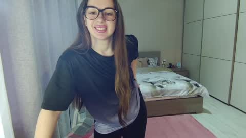Snapshot of kristall_xxx chatting on April 11, 2026, 5:12 am twitter Annemarye 23 online show from April 11, 2026, 5:12 am