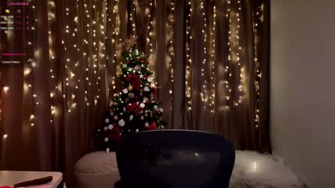 Kristen online show from December 18, 2025, 12:00 pm