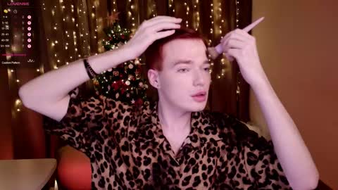 Kristen online show from December 21, 2025, 9:33 pm