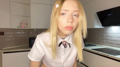 Alisa online show from April 25, 2026, 6:05 pm