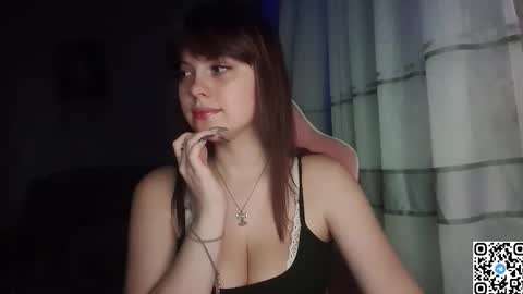 Snapshot of kristibloom chatting on October 19, 2025, 6:08 pm Christie online show from October 19, 2025, 6:08 pm