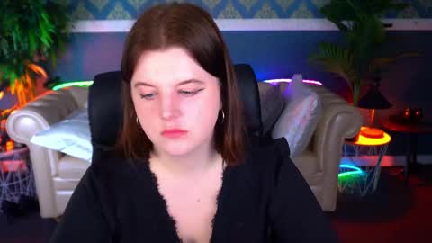 kristifoxy online show from April 19, 2026, 5:18 am