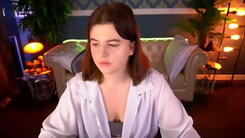 kristifoxy online show from June 15, 2026, 12:18 pm