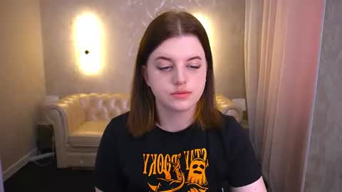 kristifoxy online show from July 8, 2026, 5:23 am