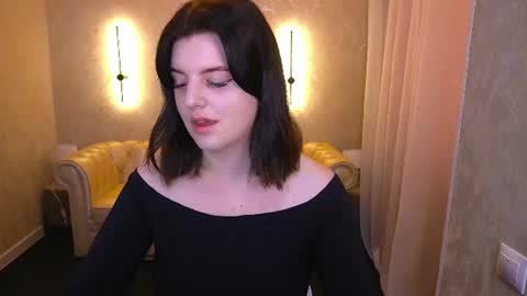 kristifoxy online show from July 13, 2026, 5:21 am