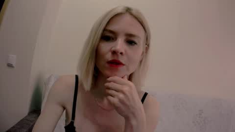 kristina_vagner online show from October 13, 2025, 4:12 am