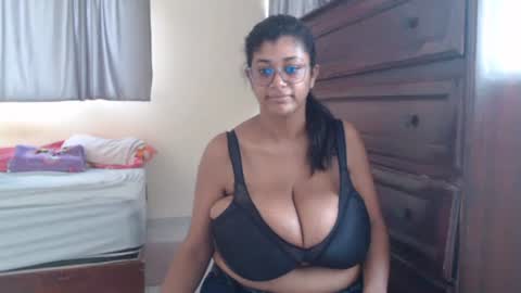 Snapshot of kristinamilan chatting on October 20, 2025, 12:49 pm KristinaMilan online show from October 20, 2025, 12:49 pm