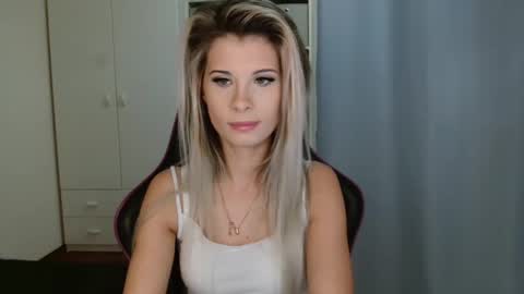 KristineAmore online show from December 21, 2025, 8:10 am